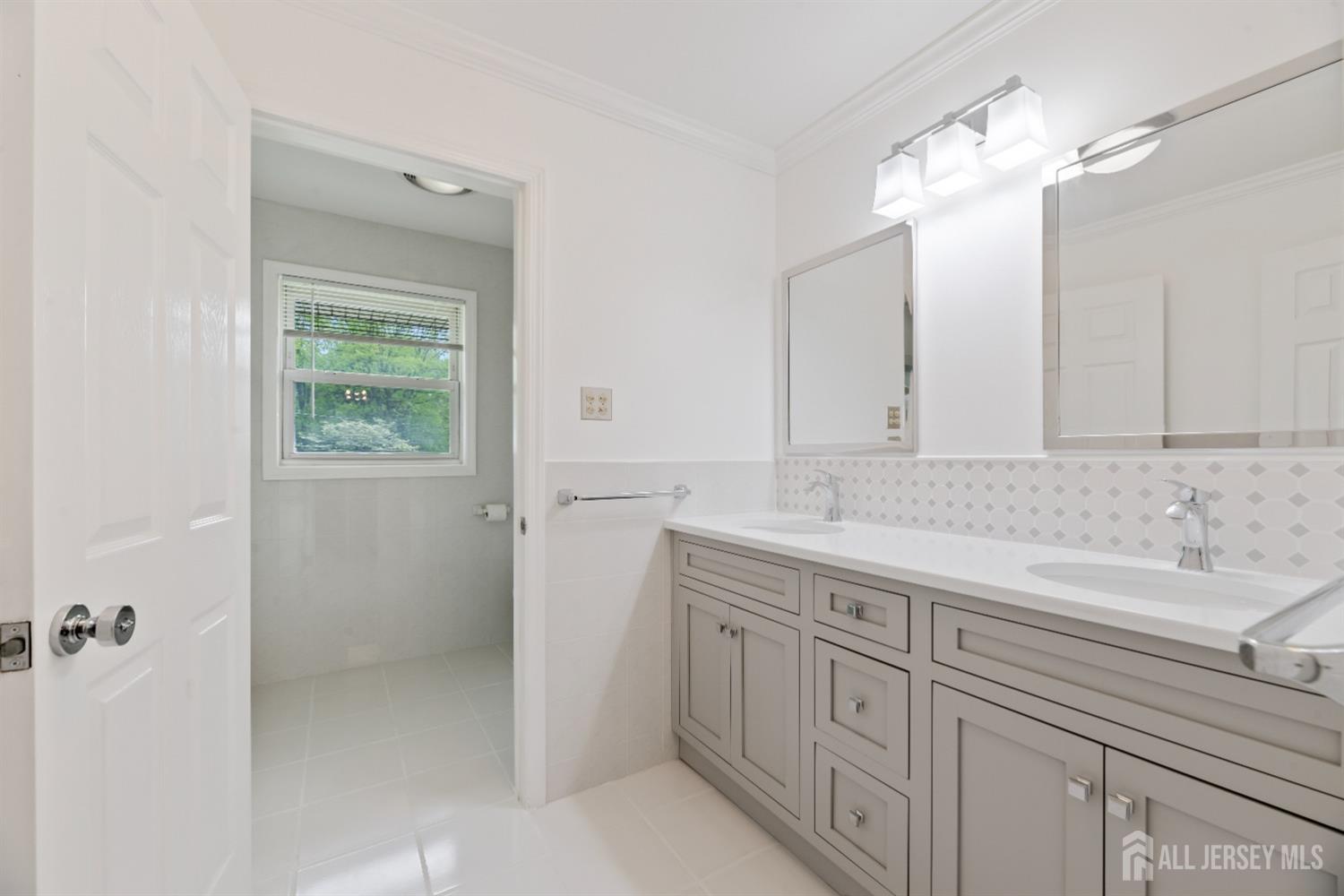21 Colonial Drive, East Brunswick, New Jersey image 24