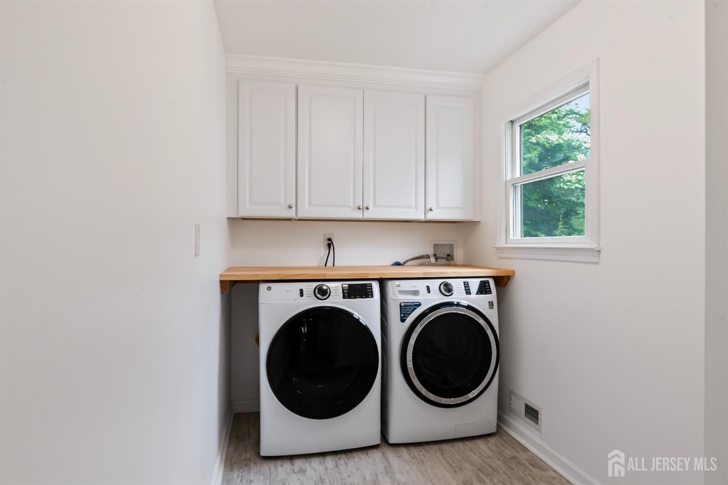21 Colonial Drive, East Brunswick, New Jersey image 16