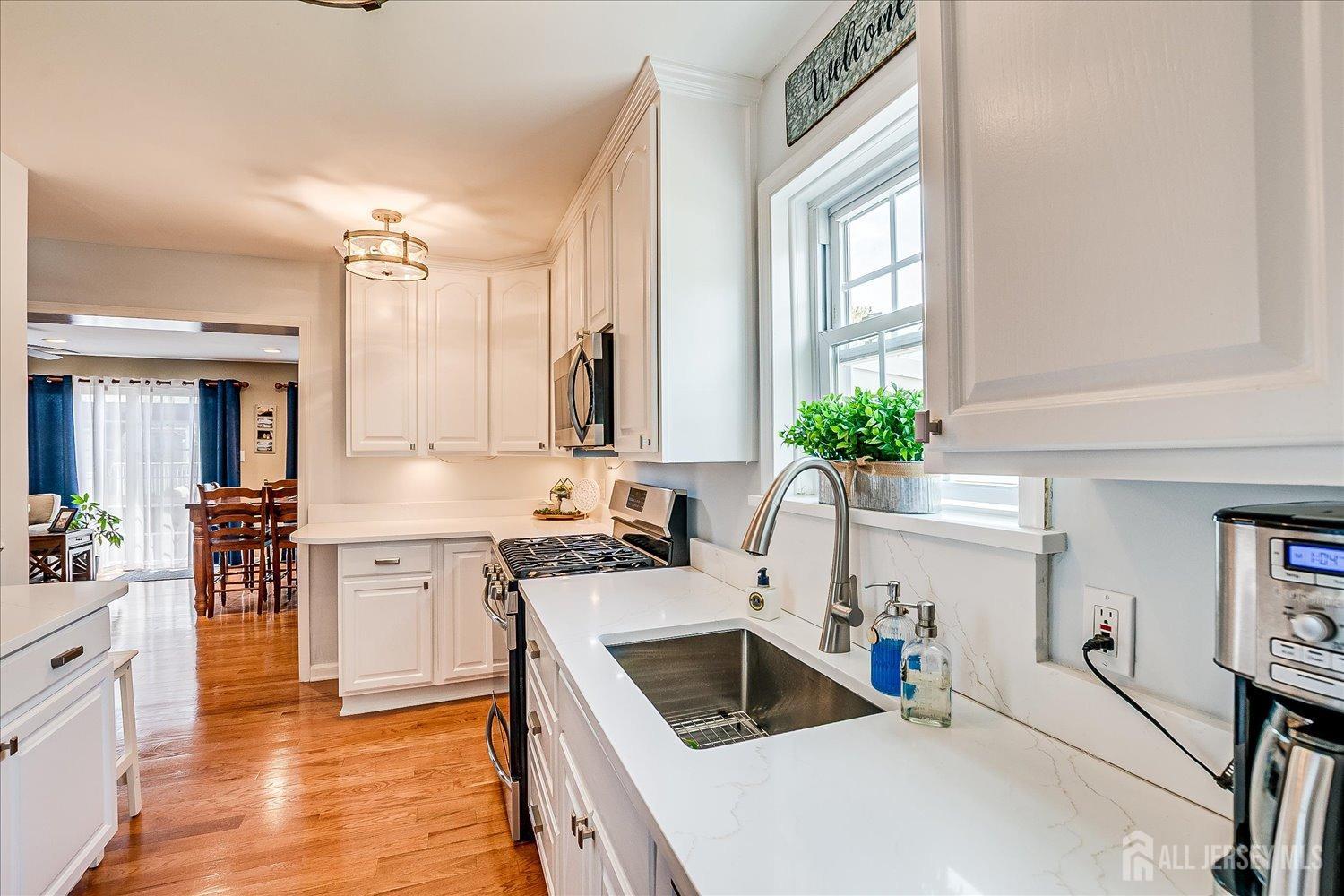 115 Oakmanor Parkway, South Plainfield, New Jersey image 7