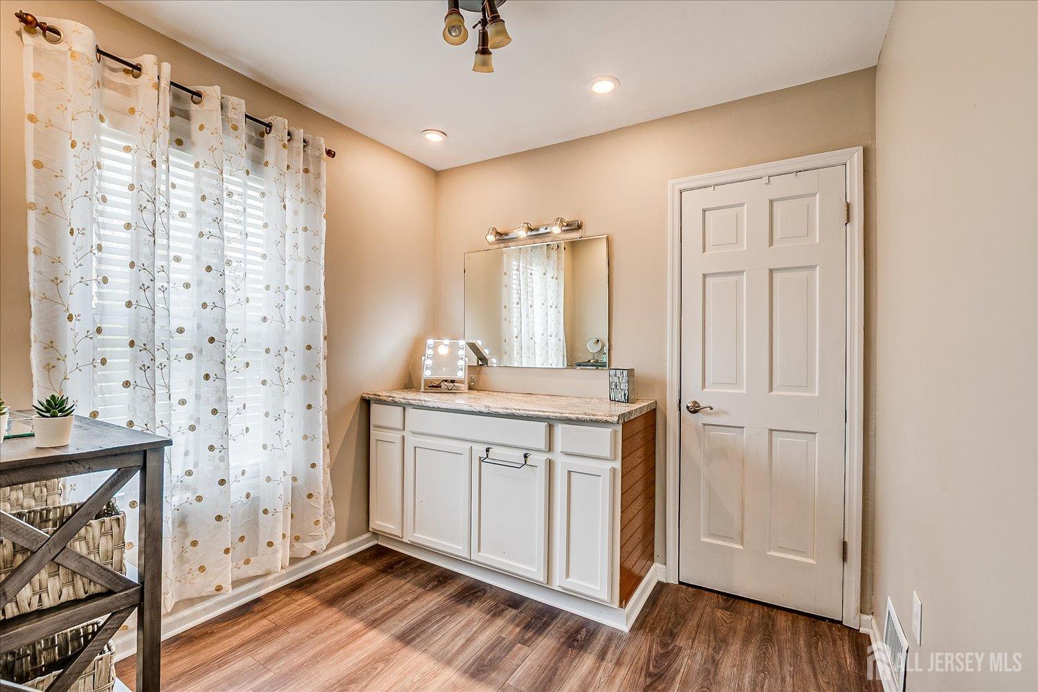 115 Oakmanor Parkway, South Plainfield, New Jersey image 23