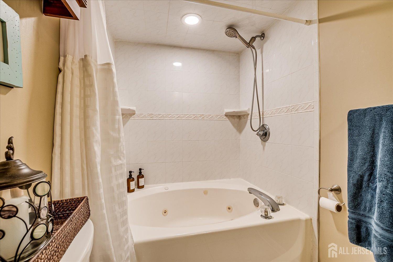 115 Oakmanor Parkway, South Plainfield, New Jersey image 18