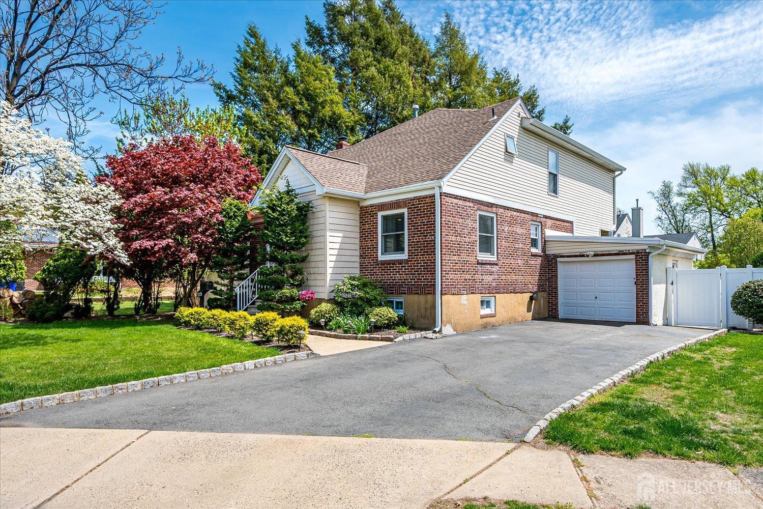 115 Oakmanor Parkway, South Plainfield, New Jersey image 1