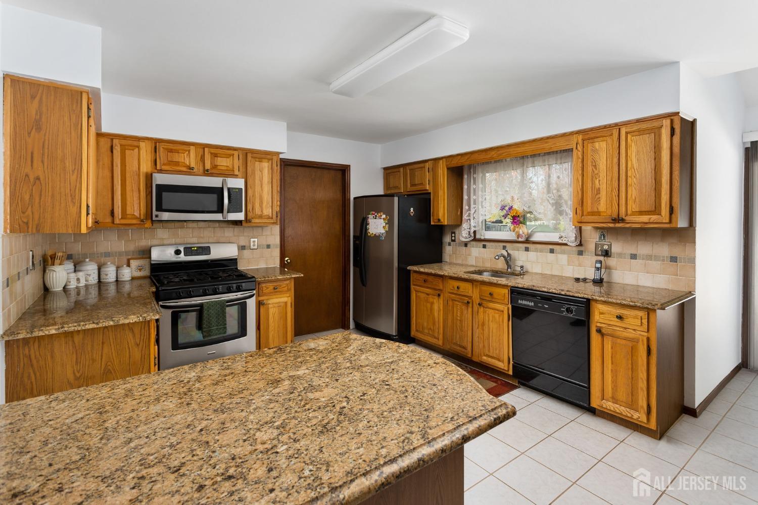 7 Mariposa Place, Old Bridge, New Jersey image 15