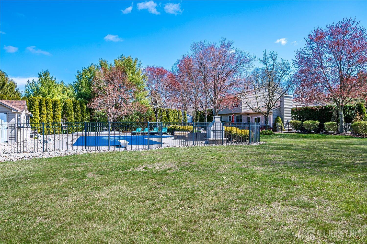 Franklin Twsp, New Jersey 08873, United States, 4 Bedrooms Bedrooms, ,3 BathroomsBathrooms,Residential,Pending,100683