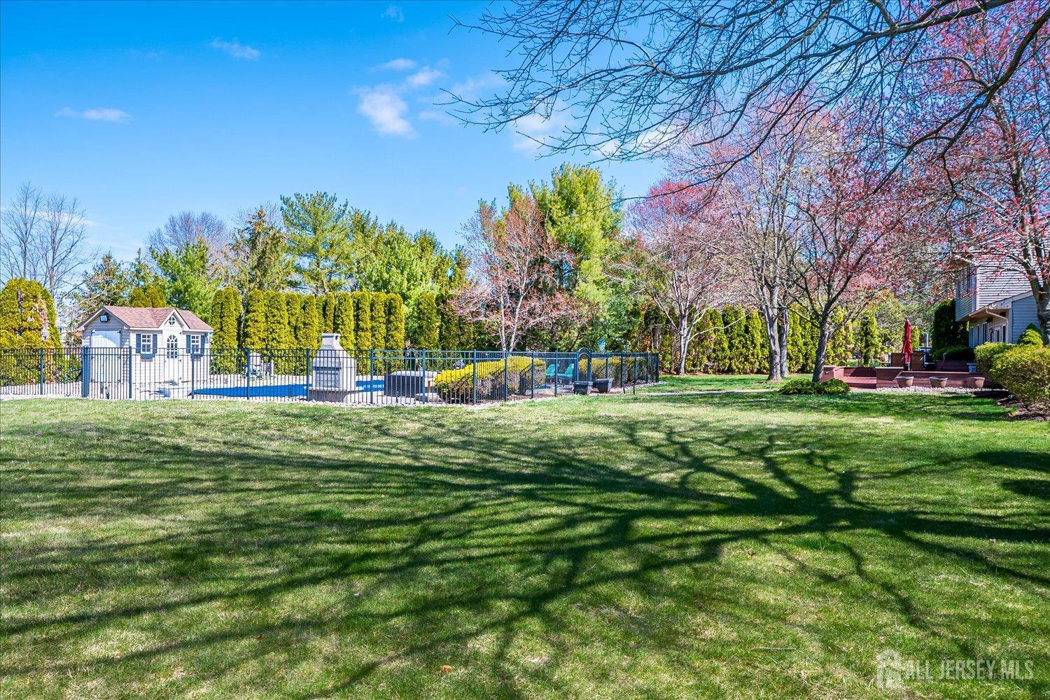 Franklin Twsp, New Jersey 08873, United States, 4 Bedrooms Bedrooms, ,3 BathroomsBathrooms,Residential,Pending,100683