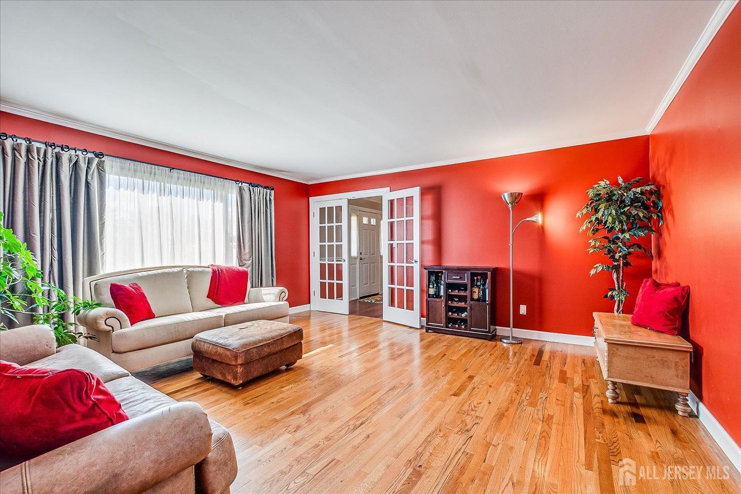 Franklin Twsp, New Jersey 08873, United States, 4 Bedrooms Bedrooms, ,3 BathroomsBathrooms,Residential,Pending,100683