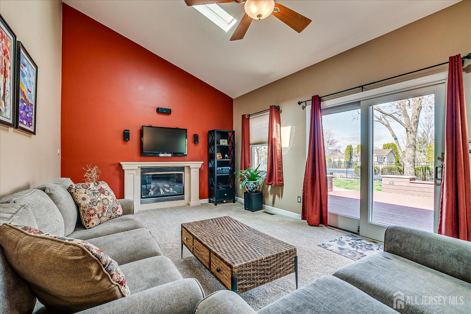 Franklin Twsp, New Jersey 08873, United States, 4 Bedrooms Bedrooms, ,3 BathroomsBathrooms,Residential,Pending,100683