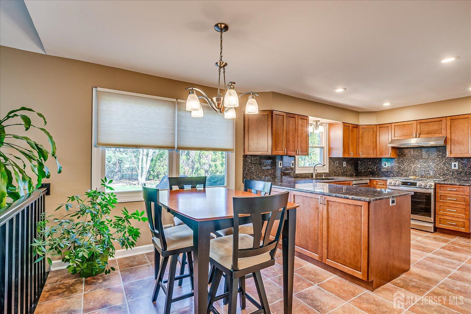 Franklin Twsp, New Jersey 08873, United States, 4 Bedrooms Bedrooms, ,3 BathroomsBathrooms,Residential,Pending,100683