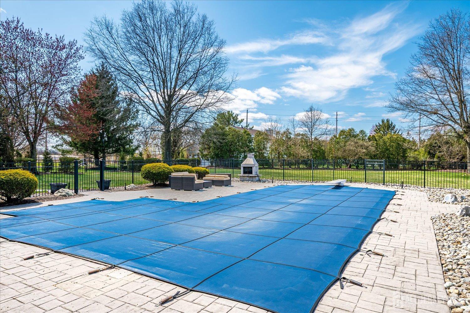 Franklin Twsp, New Jersey 08873, United States, 4 Bedrooms Bedrooms, ,3 BathroomsBathrooms,Residential,Pending,100683