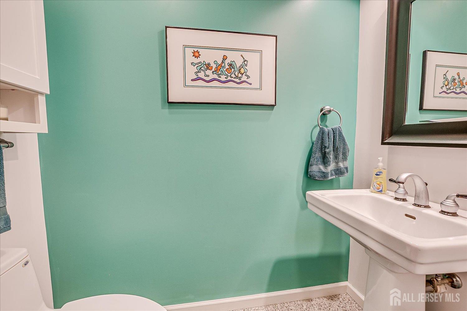 Franklin Twsp, New Jersey 08873, United States, 4 Bedrooms Bedrooms, ,3 BathroomsBathrooms,Residential,Pending,100683