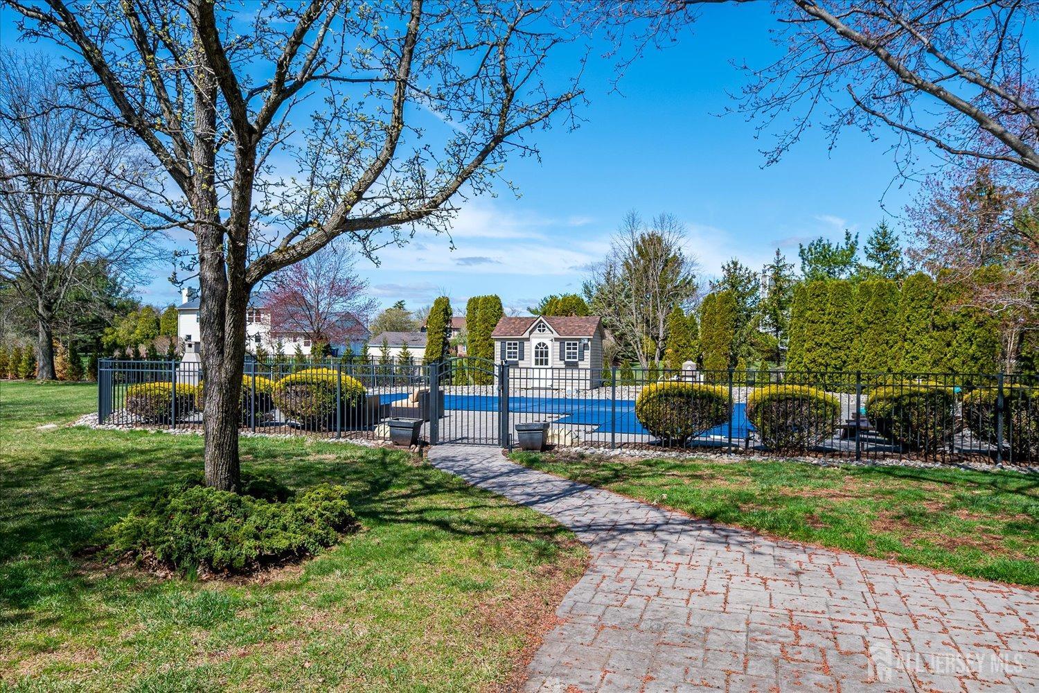 Franklin Twsp, New Jersey 08873, United States, 4 Bedrooms Bedrooms, ,3 BathroomsBathrooms,Residential,Pending,100683