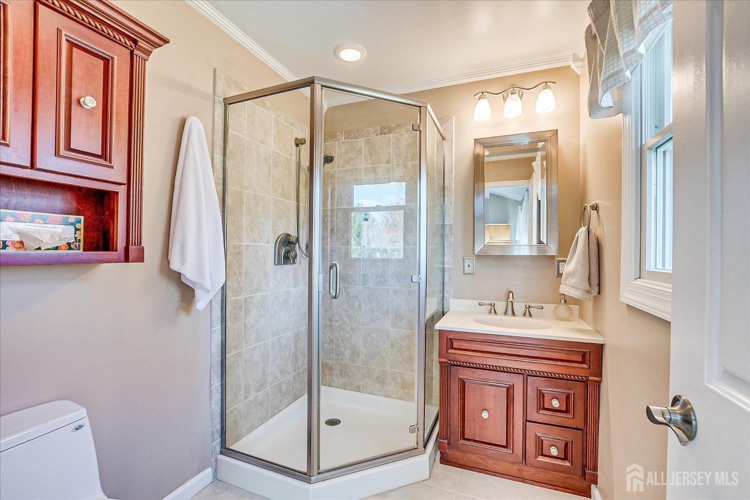 Franklin Twsp, New Jersey 08873, United States, 4 Bedrooms Bedrooms, ,3 BathroomsBathrooms,Residential,Pending,100683