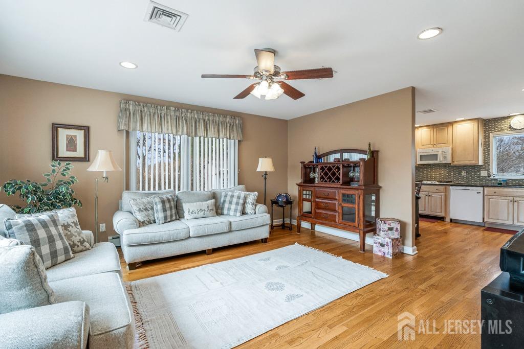 313 F Street, Middlesex, New Jersey image 25