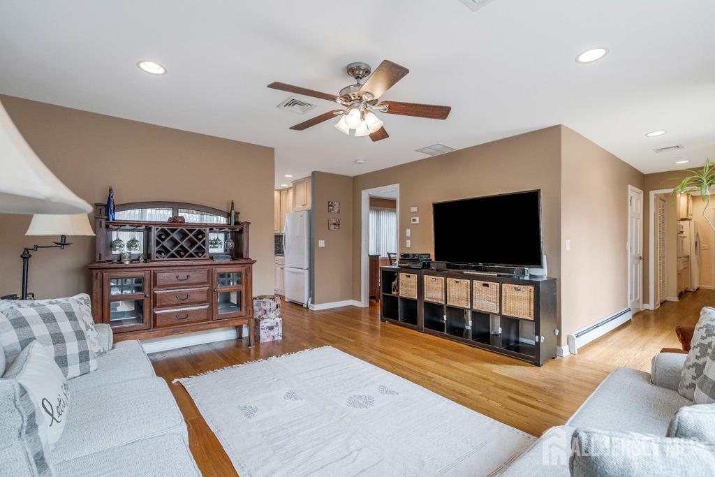 313 F Street, Middlesex, New Jersey image 24