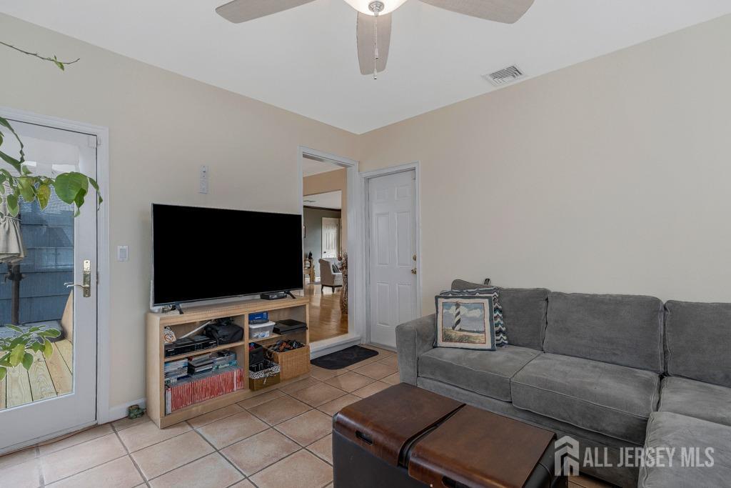 313 F Street, Middlesex, New Jersey image 15