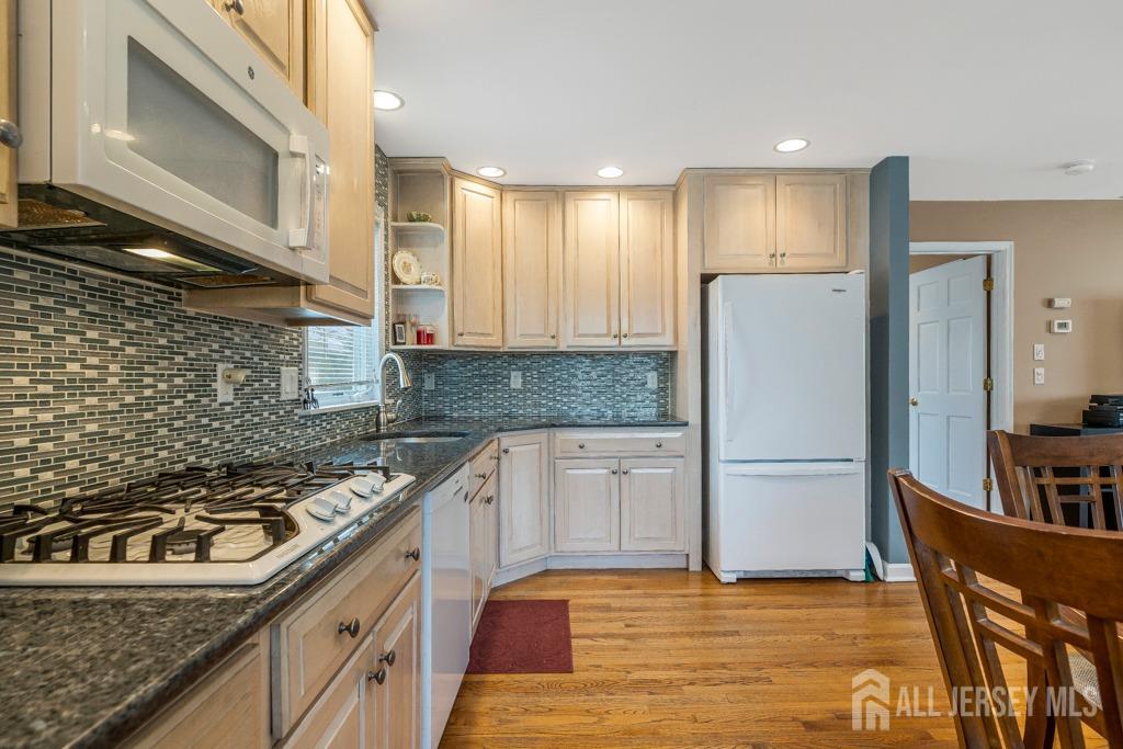 313 F Street, Middlesex, New Jersey image 27