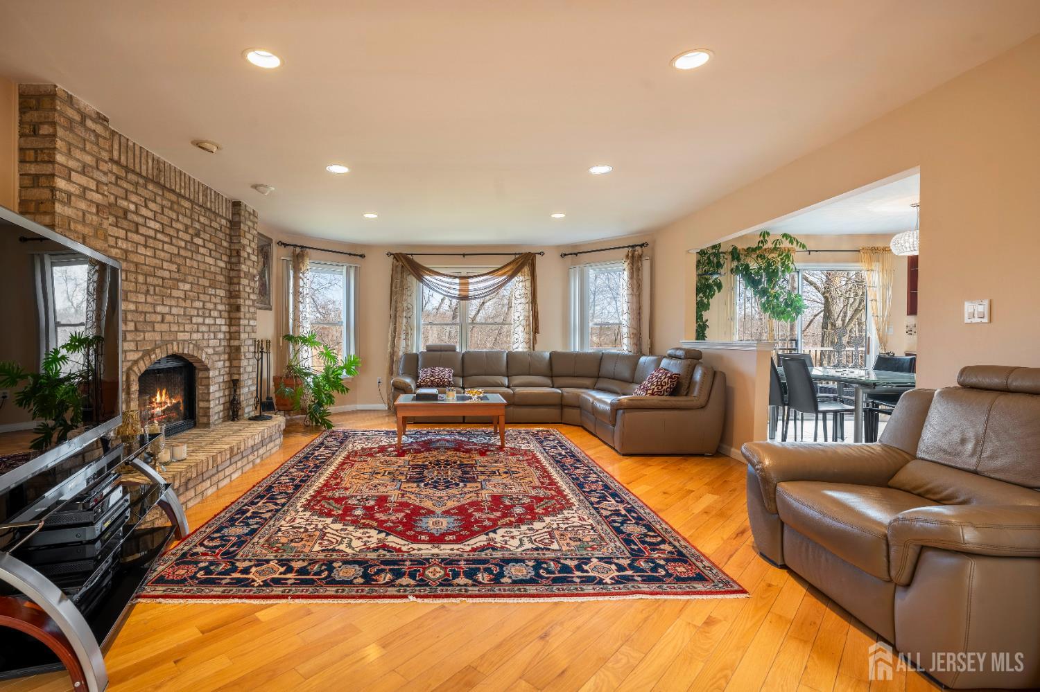 East Brunswick, New Jersey, 08816, United States, 4 Bedrooms Bedrooms, ,4 BathroomsBathrooms,Residential,Active,2028183