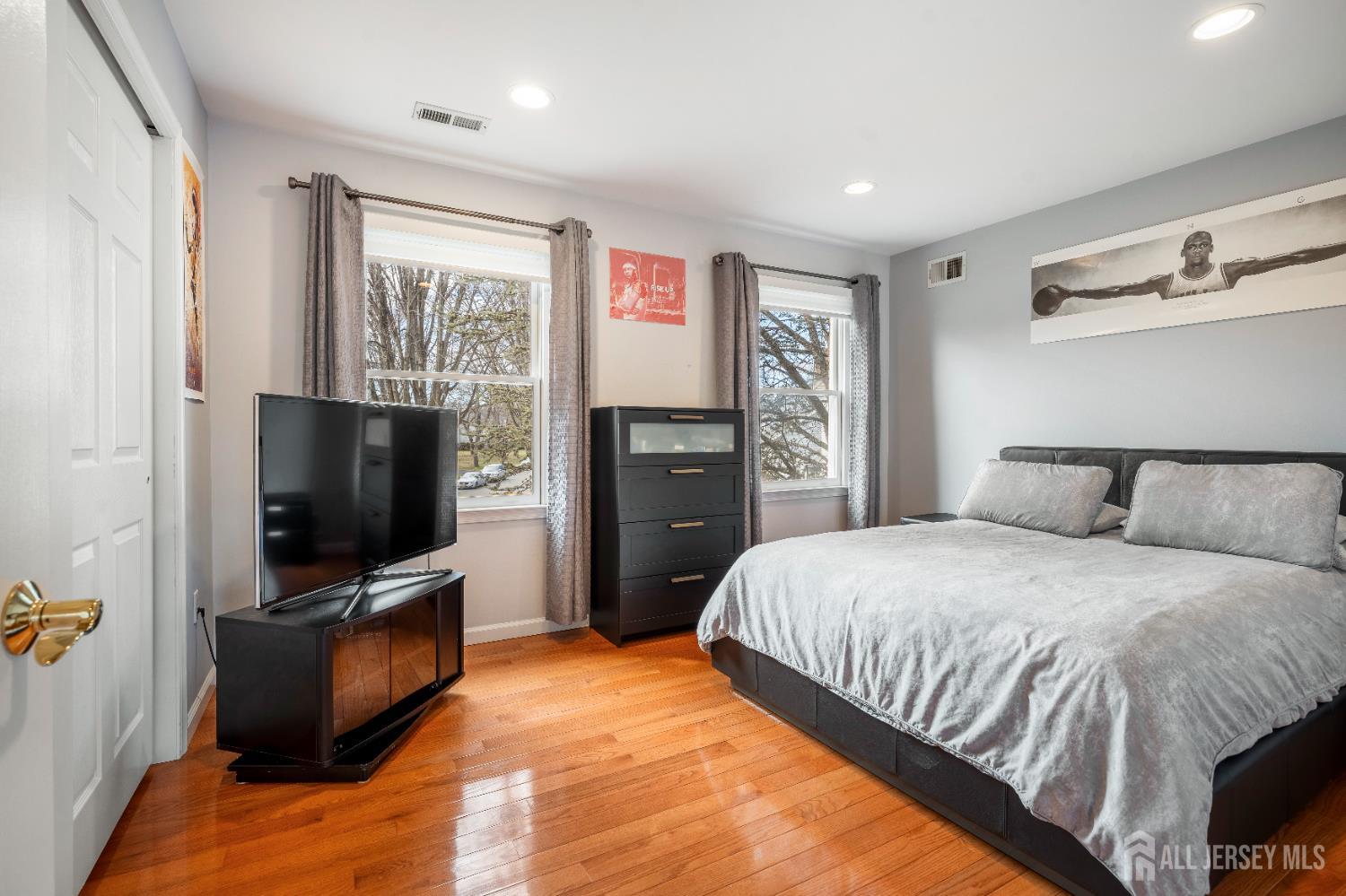 East Brunswick, New Jersey, 08816, United States, 4 Bedrooms Bedrooms, ,4 BathroomsBathrooms,Residential,Active,2028183