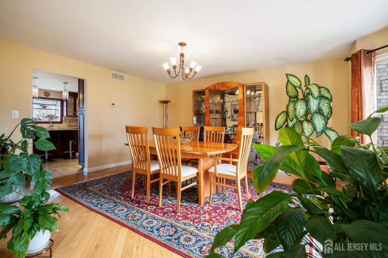 East Brunswick, New Jersey, 08816, United States, 4 Bedrooms Bedrooms, ,4 BathroomsBathrooms,Residential,Active,2028183