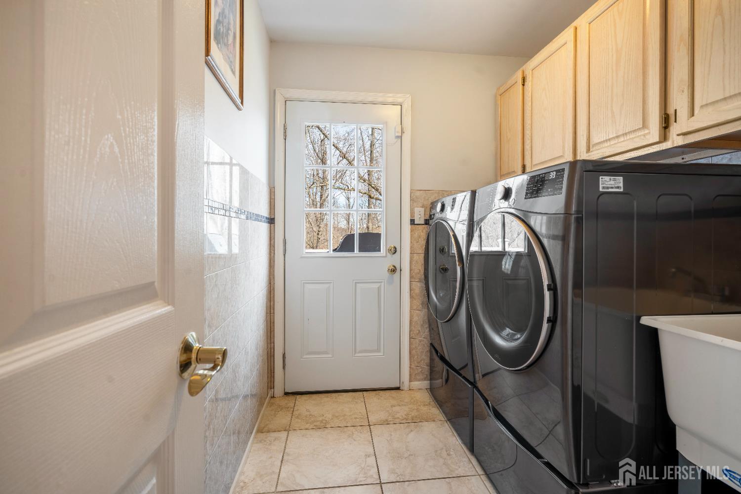 East Brunswick, New Jersey, 08816, United States, 4 Bedrooms Bedrooms, ,4 BathroomsBathrooms,Residential,Active,2028183
