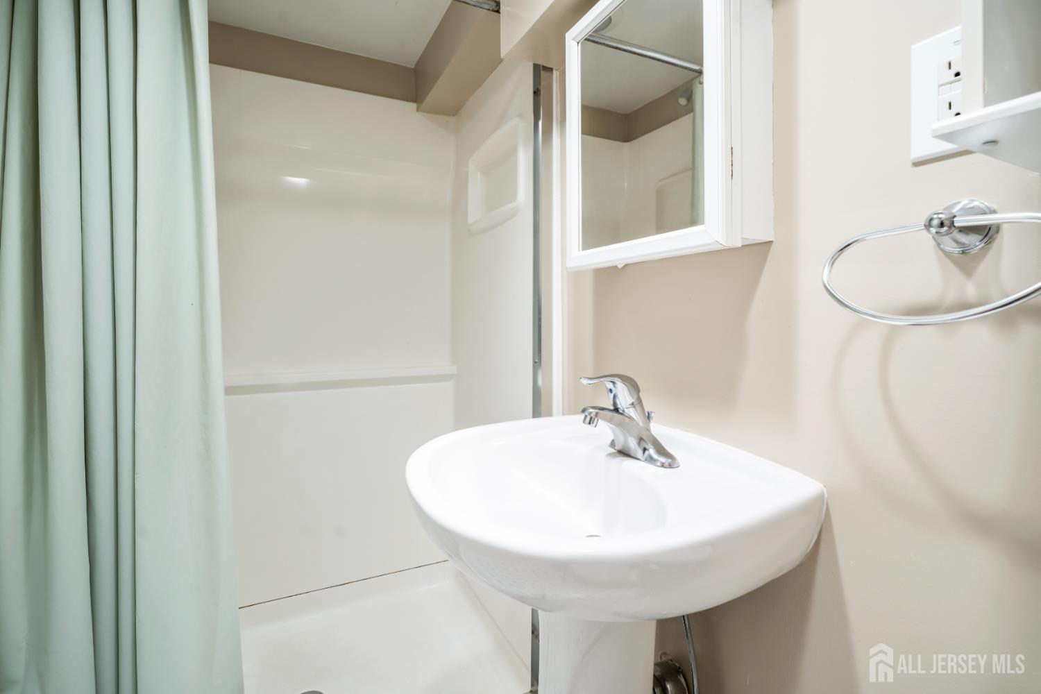 4 Mayfair Court, East Brunswick, New Jersey image 32