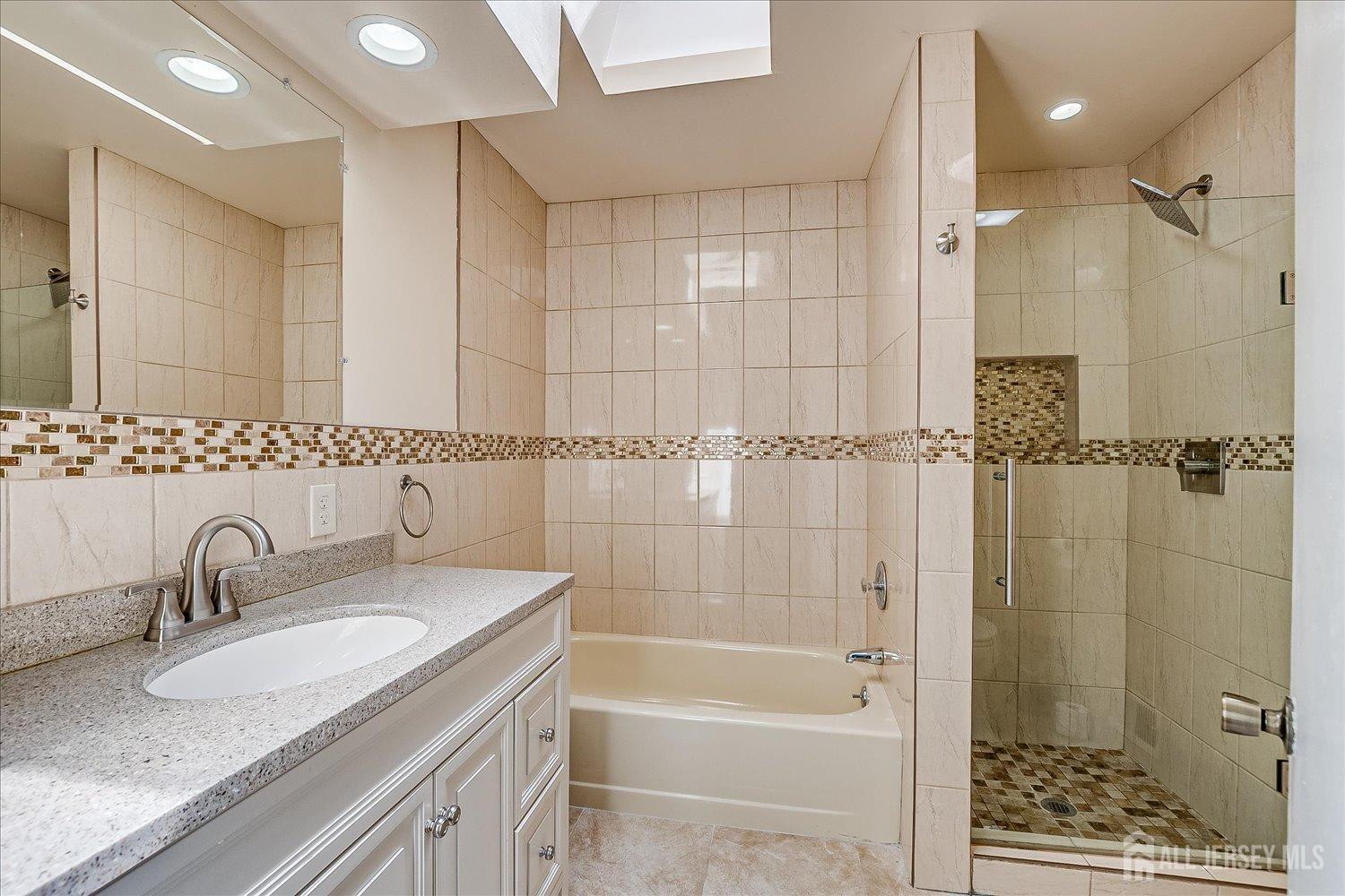4404 Stonehedge Road, Edison, New Jersey image 28
