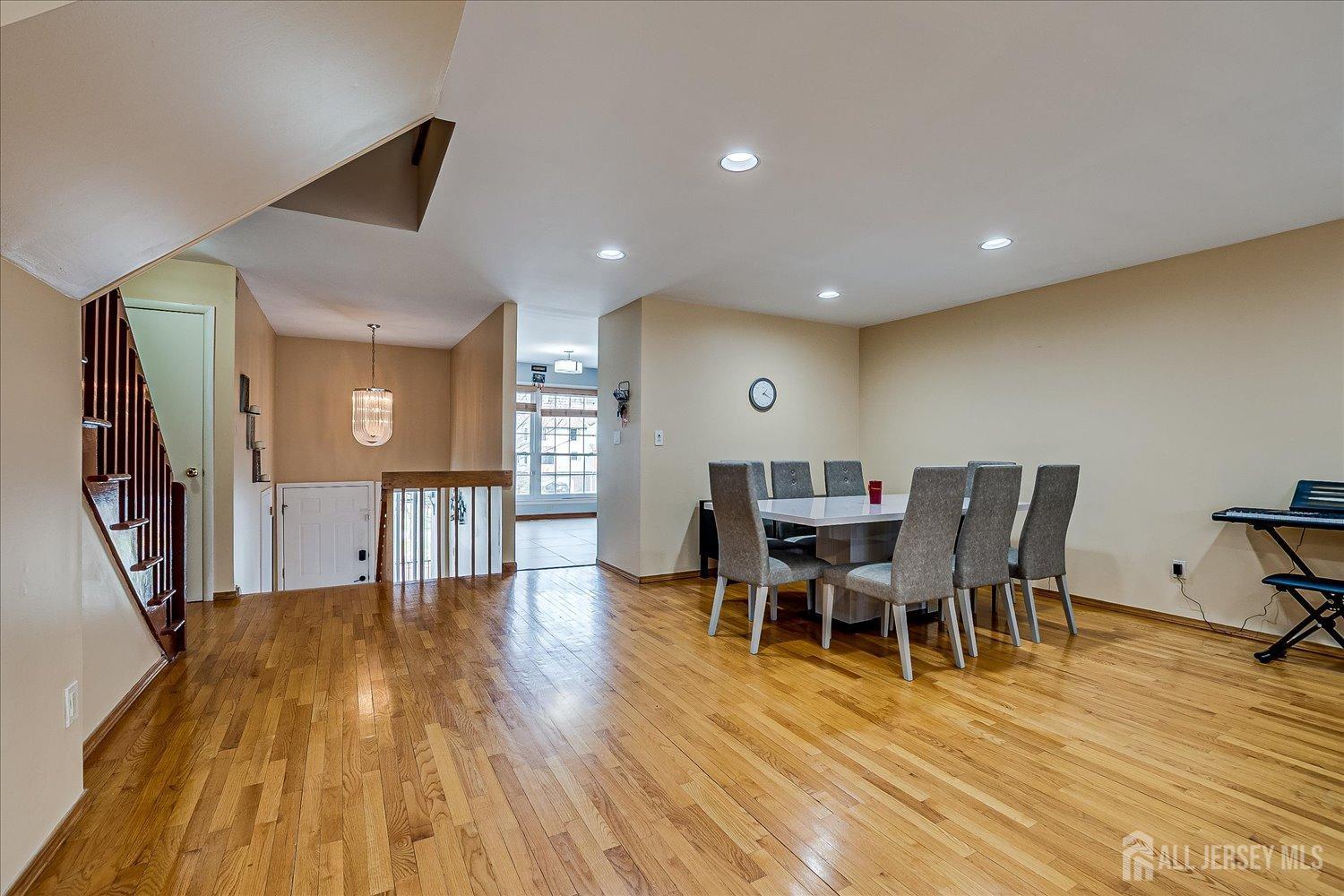 4404 Stonehedge Road, Edison, New Jersey image 11