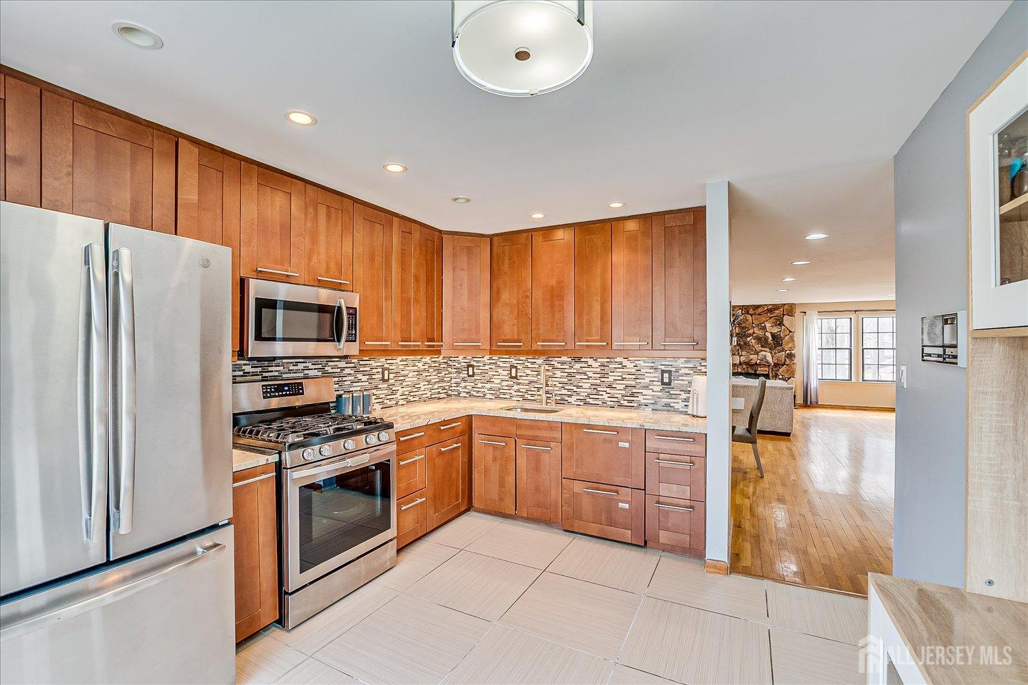 4404 Stonehedge Road, Edison, New Jersey image 19