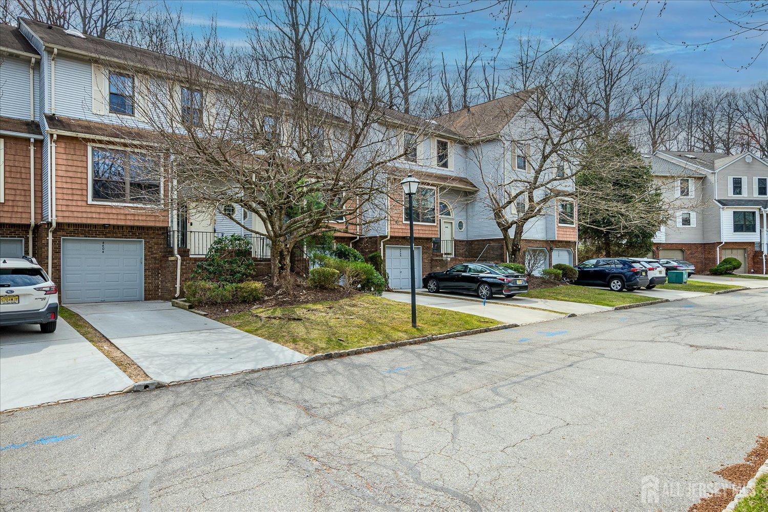 4404 Stonehedge Road, Edison, New Jersey image 3