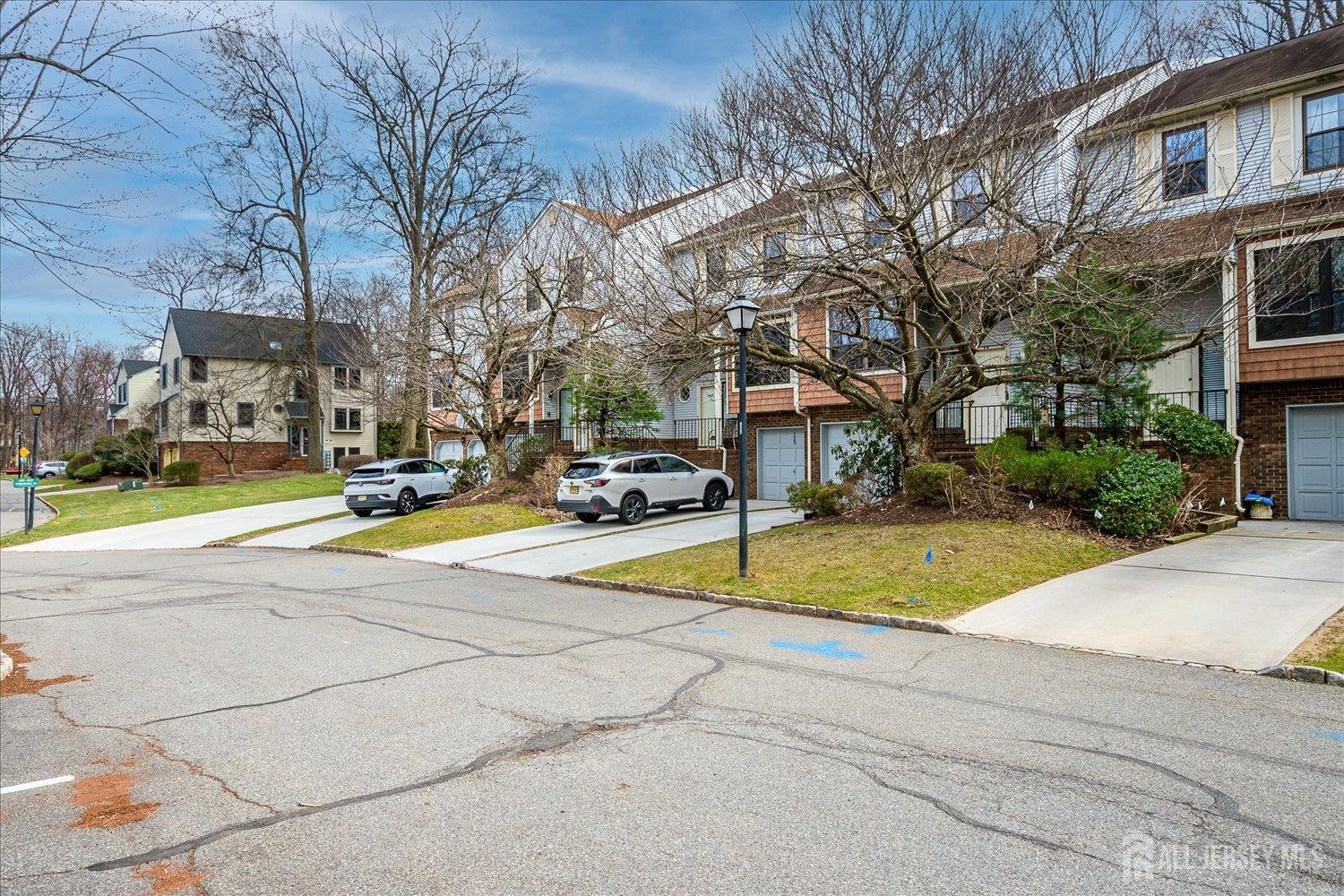 4404 Stonehedge Road, Edison, New Jersey image 2