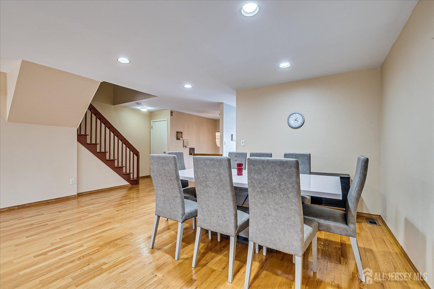 4404 Stonehedge Road, Edison, New Jersey image 12