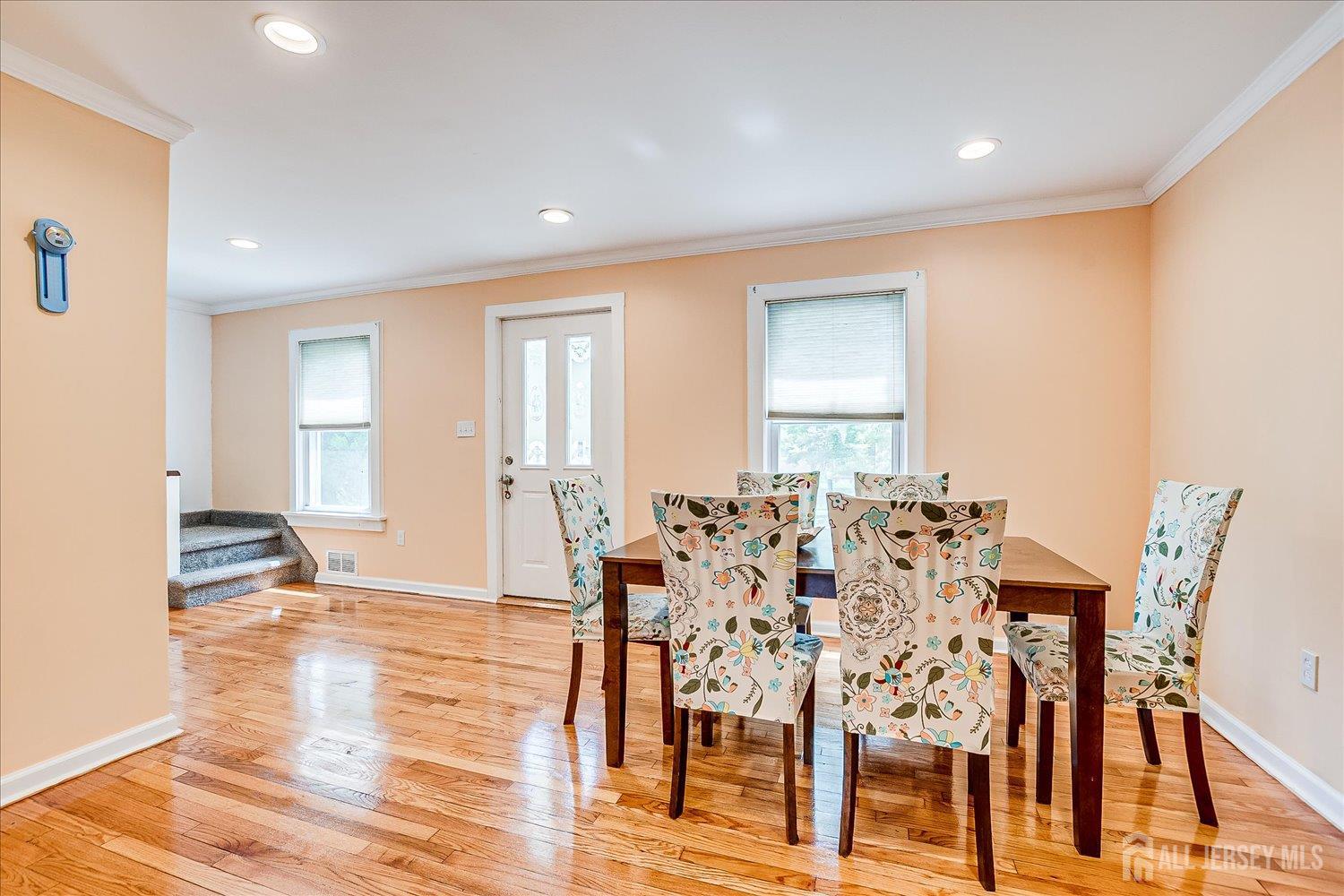 South Plainfield, New Jersey 07080, United States, 3 Bedrooms Bedrooms, ,2 BathroomsBathrooms,Residential,Active,177440