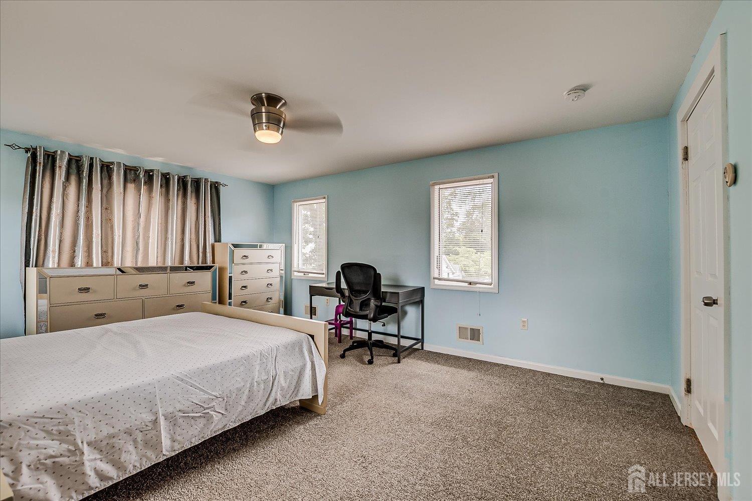 South Plainfield, New Jersey 07080, United States, 3 Bedrooms Bedrooms, ,2 BathroomsBathrooms,Residential,Active,177440