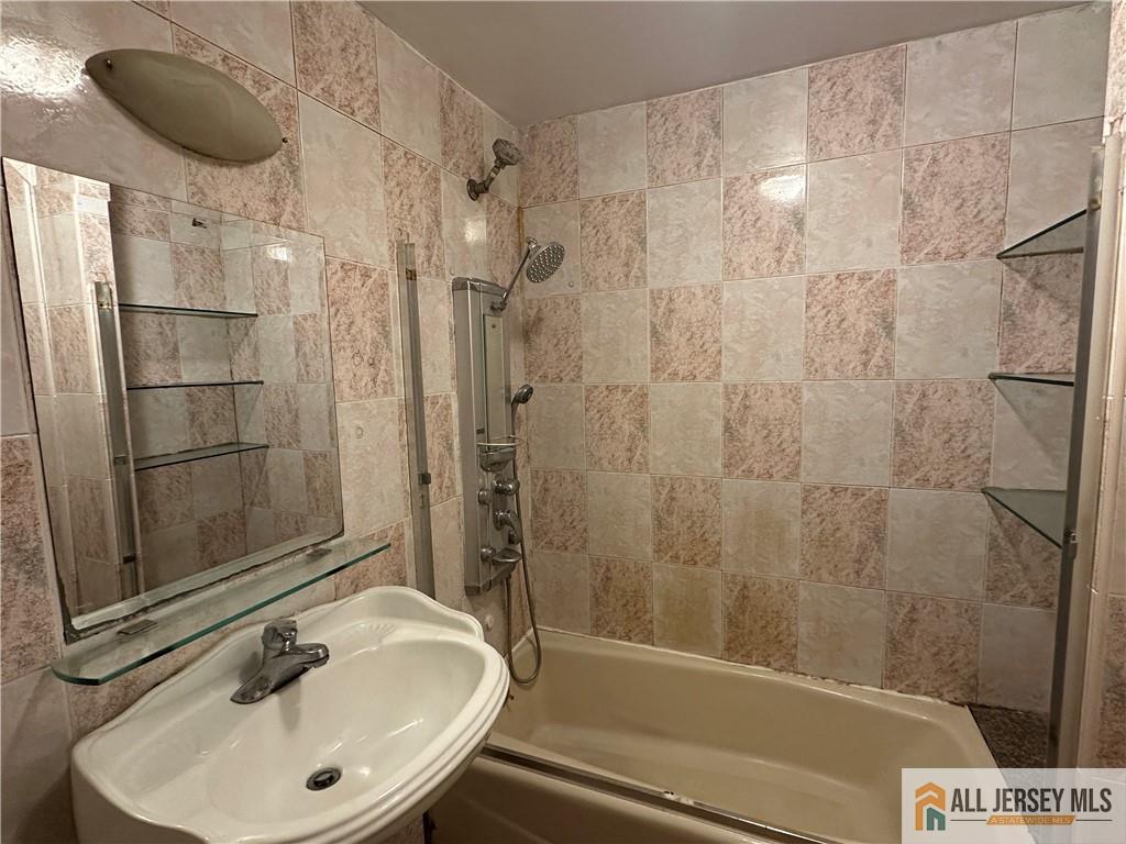 34 Levinson Avenue, South River, New Jersey image 3
