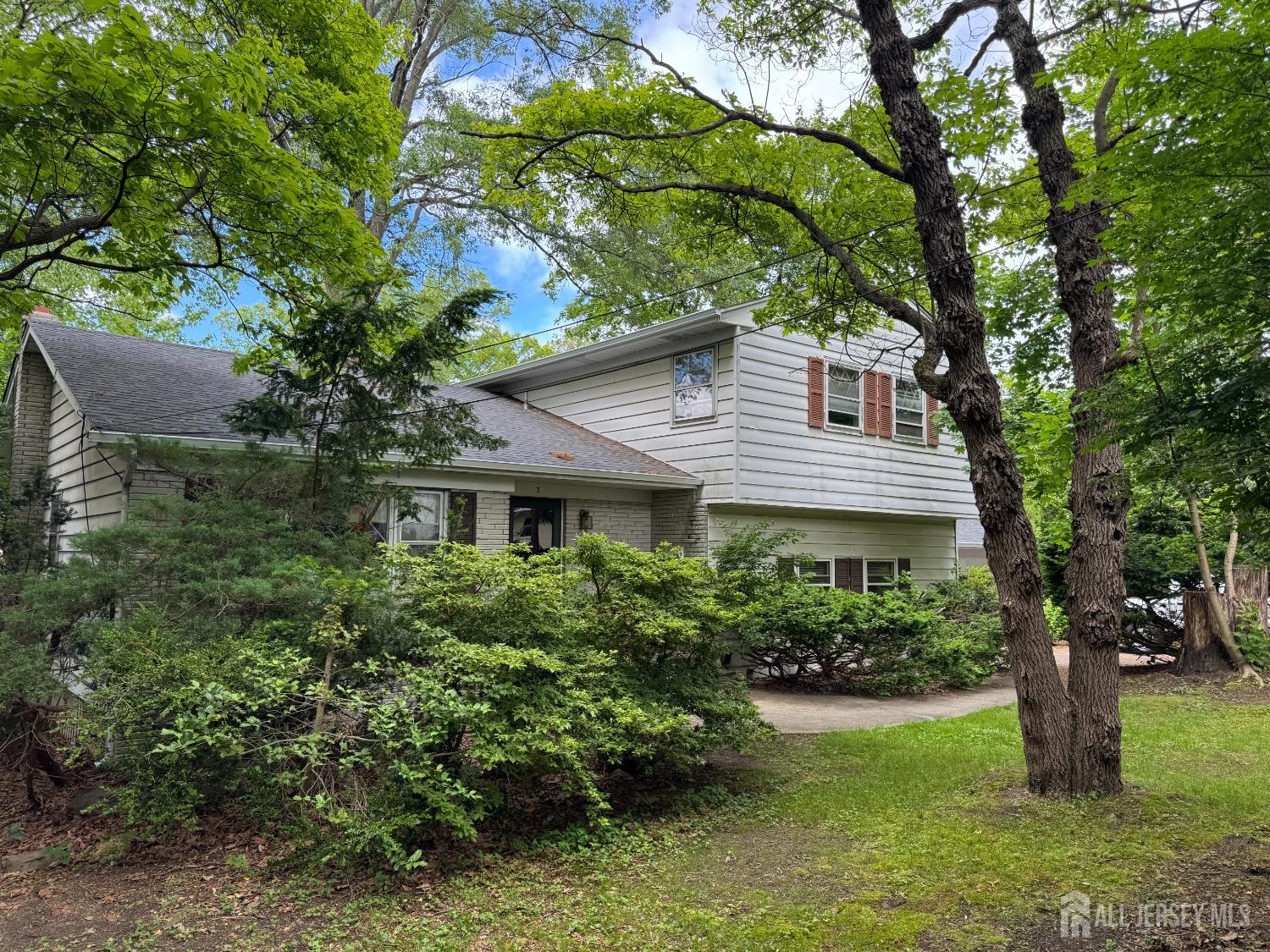 3 Garden Terrace, East Brunswick, New Jersey image 1