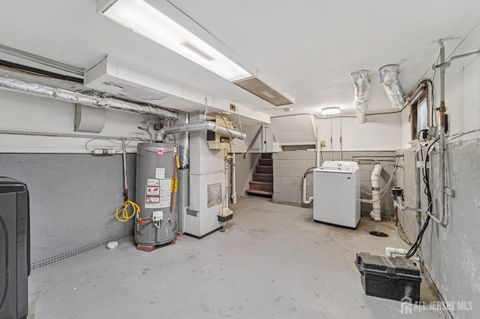 Homes For Sale - 32 Waverly Dr, West Drive<br/> Middlesex, NJ 08817