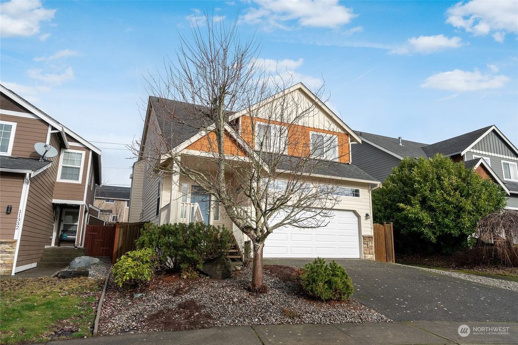 Photo of 11338 SE 193rd Place, Kent, WA 98031 (MLS # 2030693)