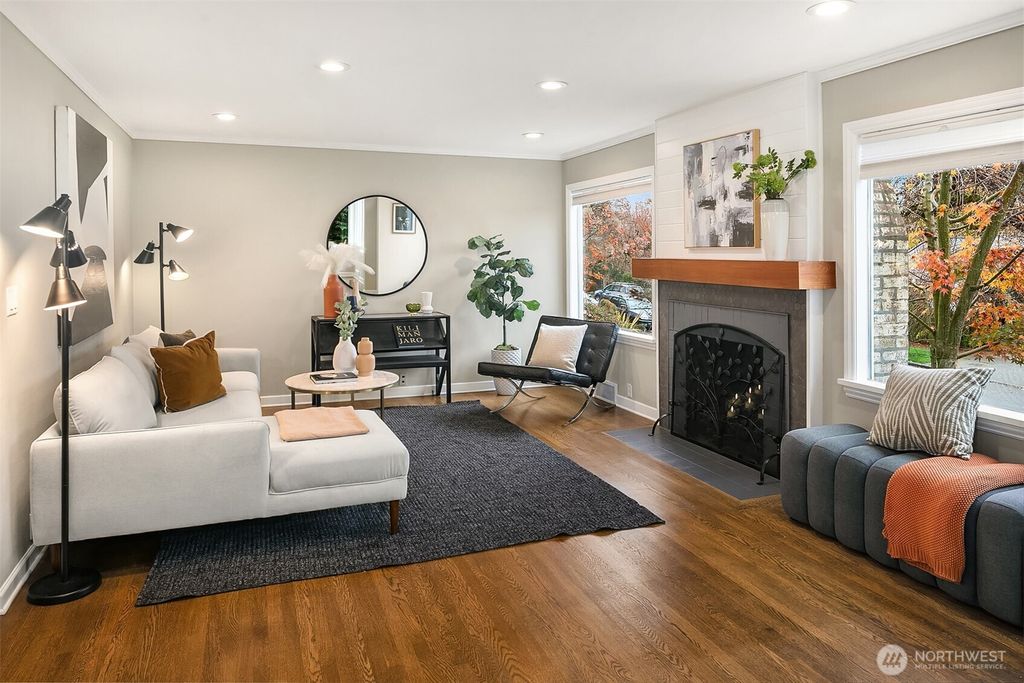 Photo of 5717 37th Avenue NE, Seattle, WA 98105 (MLS # 2455912)