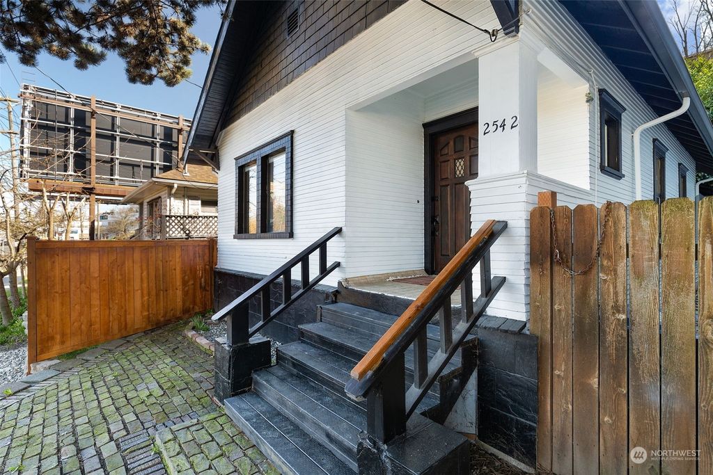 Photo of 2542 15th Avenue W, Seattle, WA 98119 (MLS # 2057588)
