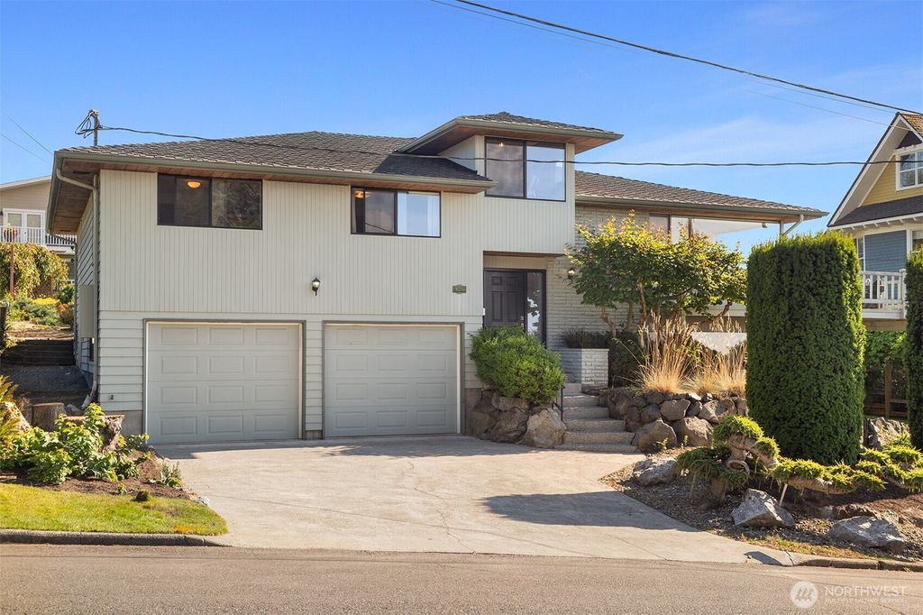 Photo of 826 Maple Street, Edmonds, WA 98020 (MLS # 2411980)
