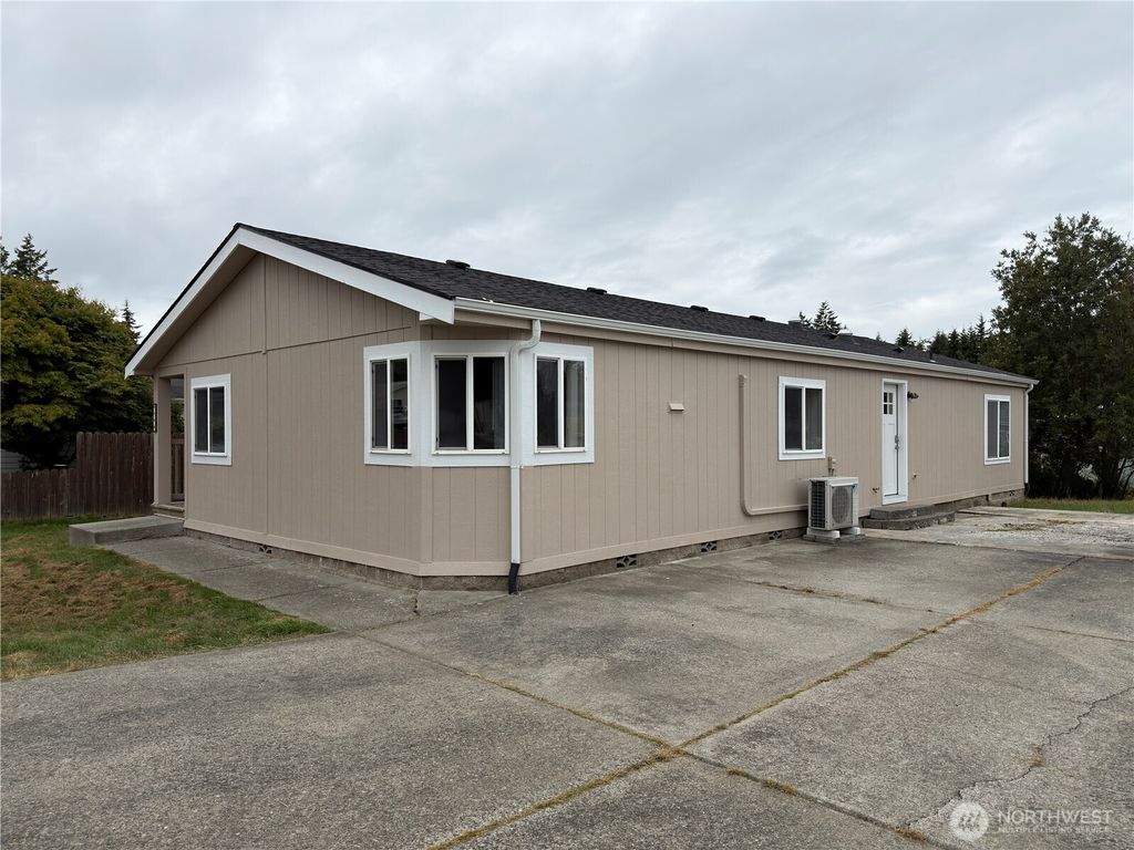 Photo of 1704 S Delores Place, Port Angeles, WA 98363 (MLS # 2547461)