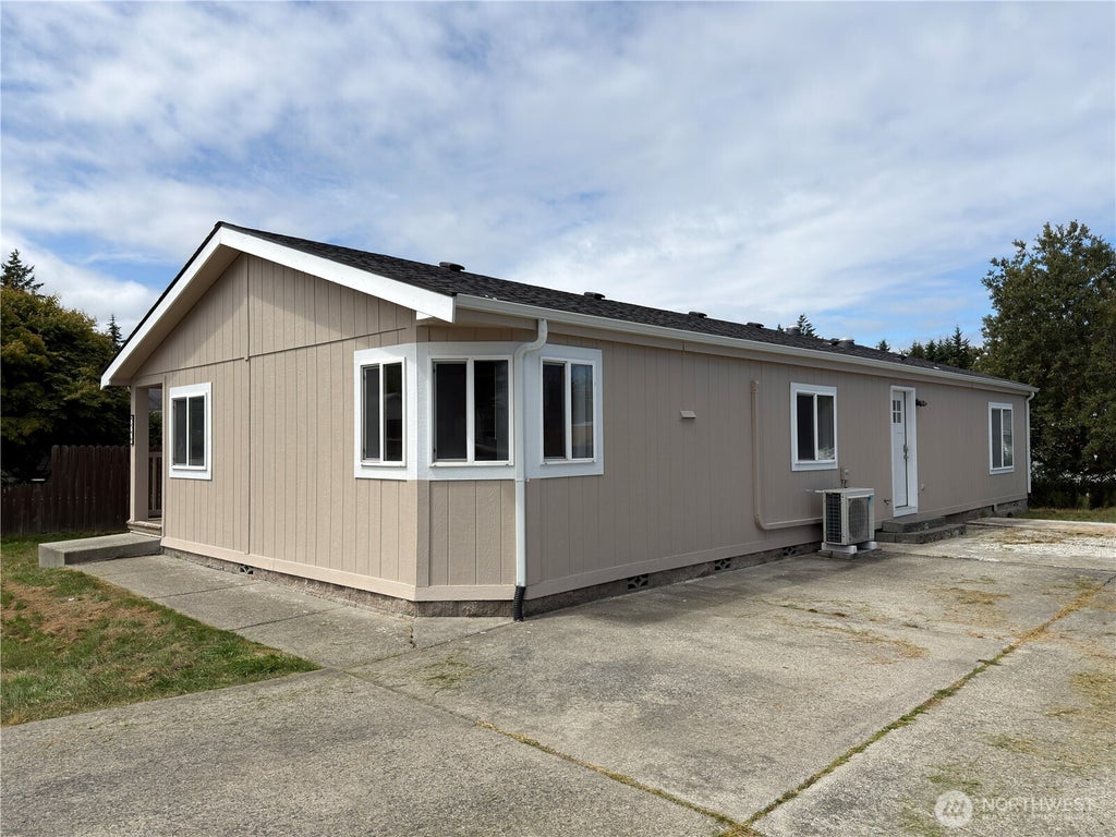 Photo of 1704 S Delores Place, Port Angeles, WA 98363 (MLS # 2547461)