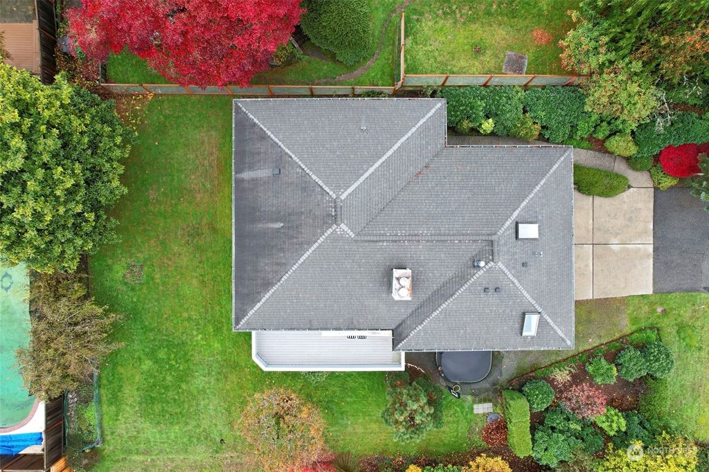 Photo of 11316 NE 60th Street, Kirkland, WA 98033 (MLS # 2181186)