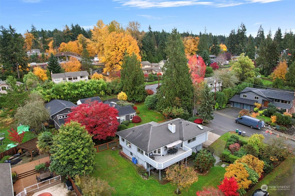 Photo of 11316 NE 60th Street, Kirkland, WA 98033 (MLS # 2181186)