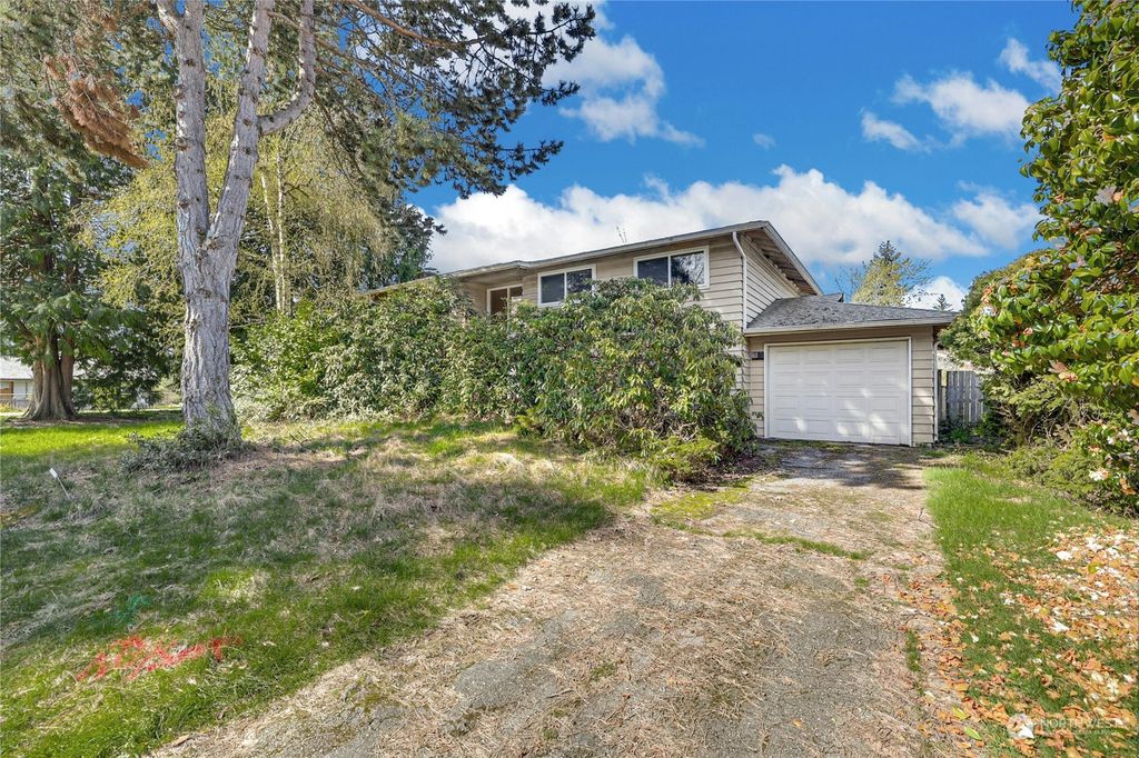 Photo of 20526 78th Place W, Edmonds, WA 98026 (MLS # 2220593)