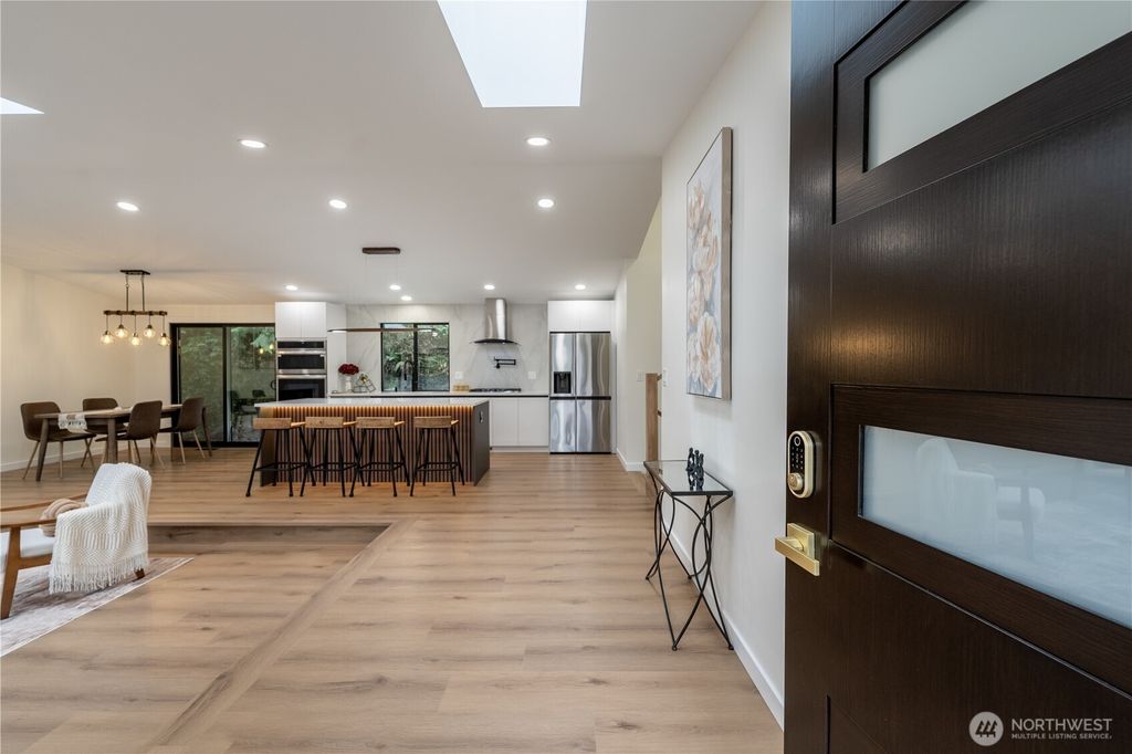 Photo of 10529 32nd Dr SE Dr, Everett, WA 98208 (MLS # 2457548)