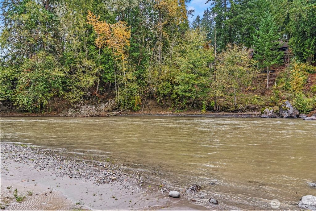 Photo of 1703 Tower Road, Castle Rock, WA 98611 (MLS # 2451638)