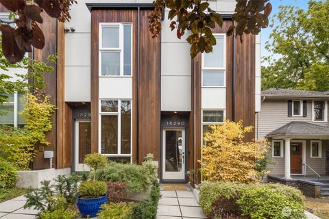 Photo of 1829 11 Avenue W #D, Seattle, WA 98119 (MLS # 2579899)