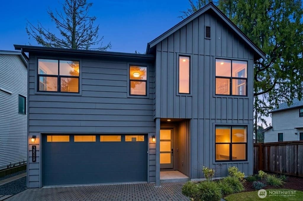 Photo of 12332 38th Avenue NE, Seattle, WA 98125 (MLS # 2552526)