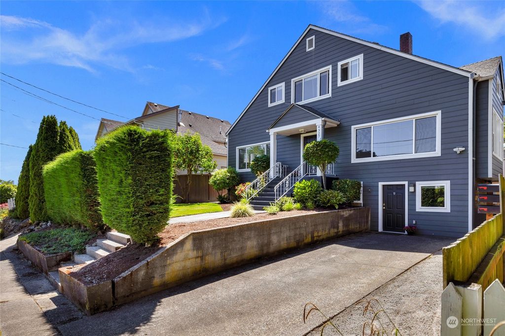 Photo of 4327 4th Avenue NE, Seattle, WA 98105 (MLS # 2249923)
